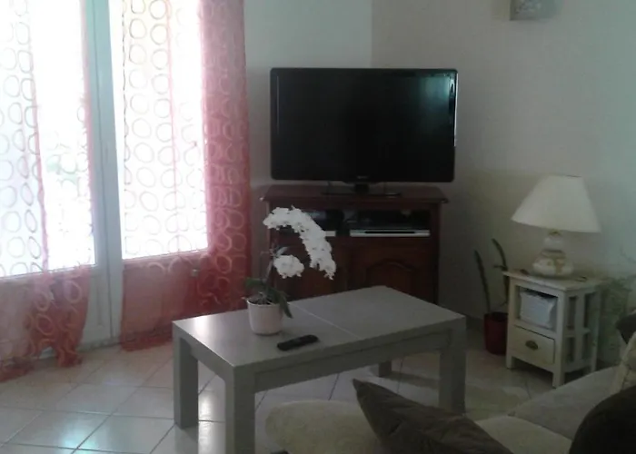 Jolie Centre En Direction De Foix A 25 Km De Toulouse *